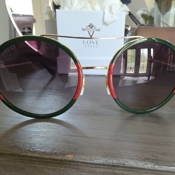 Gucci Women's GG0061S Sunglasses, Gold (Gold/Green - Picture 2 of 5